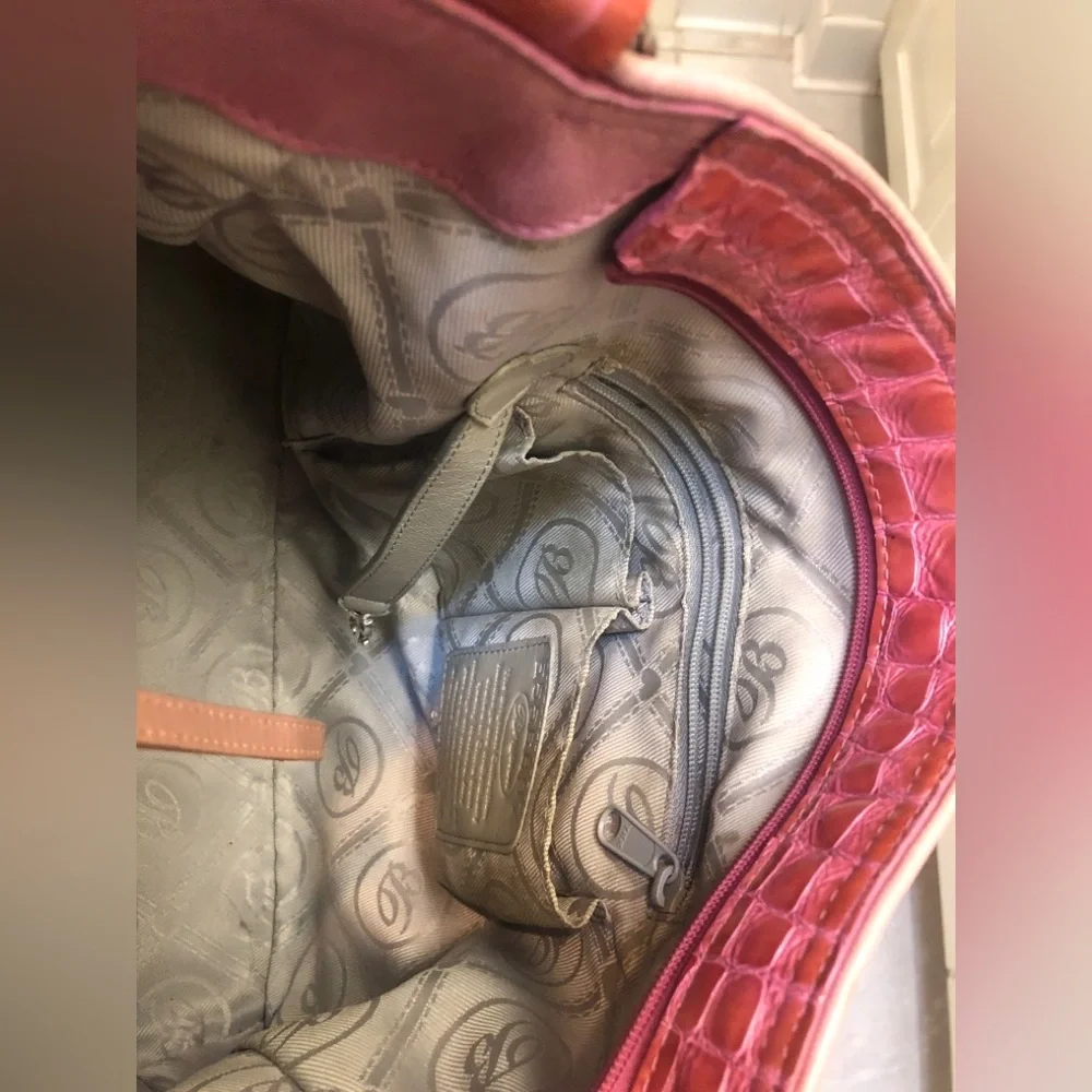 BRIGHTON 💗 Pink Crocodile Embossed Shoulder Bag! Super Cute! Perfect size! - Picture 4 of 12